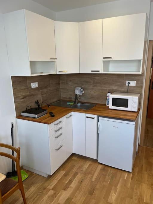 Brand New Apartment In The Heart Of Bratislava Exterior foto